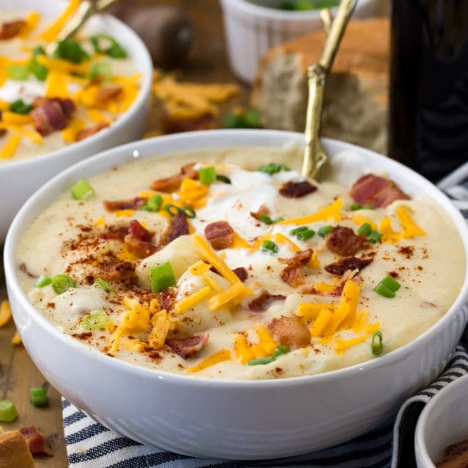 Ultimate Potato Soup: Best Potatoes, Thickening & Topping Tips